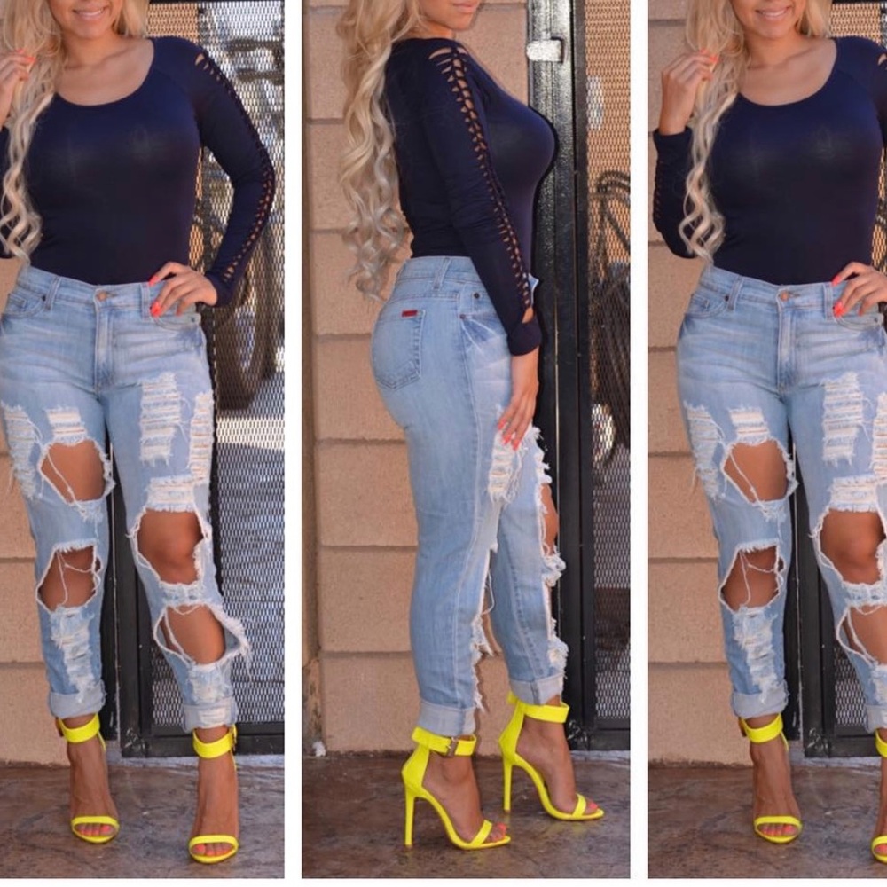 Distressed front cuffed jeans 👖